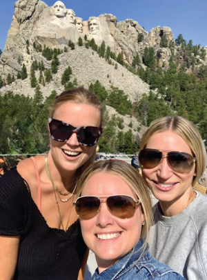 Mt-Rushmore-selfie